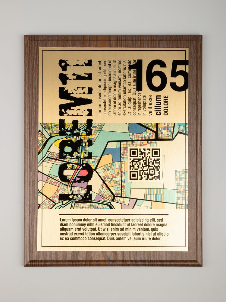 Плакетка Plaque XL, венге с золотистой пластиной Плакетка Plaque XL, венге с золотистой пластиной