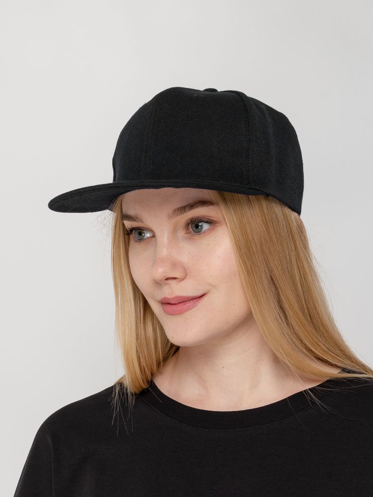 Бейсболка Snapback с прямым козырьком, черная Бейсболка Snapback с прямым козырьком, черная